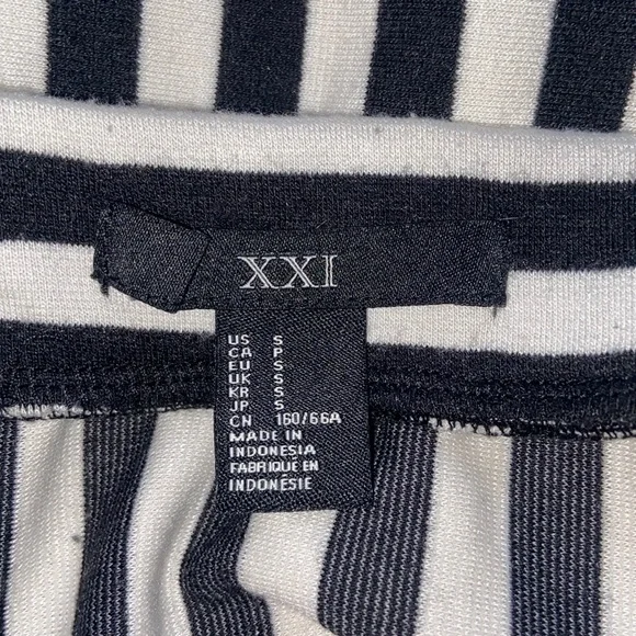Forever 21 Striped Skirt - Picture 2 of 2